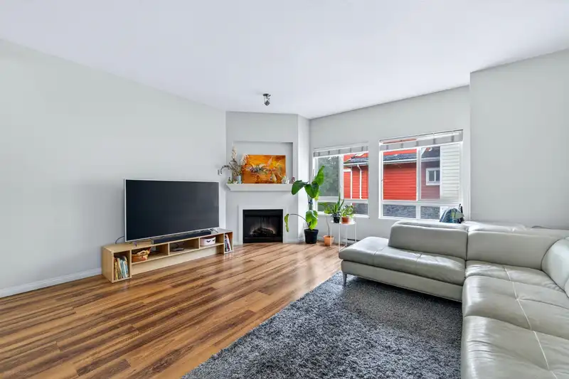 21 9308 KEEFER AVENUE - photo 3 of 14