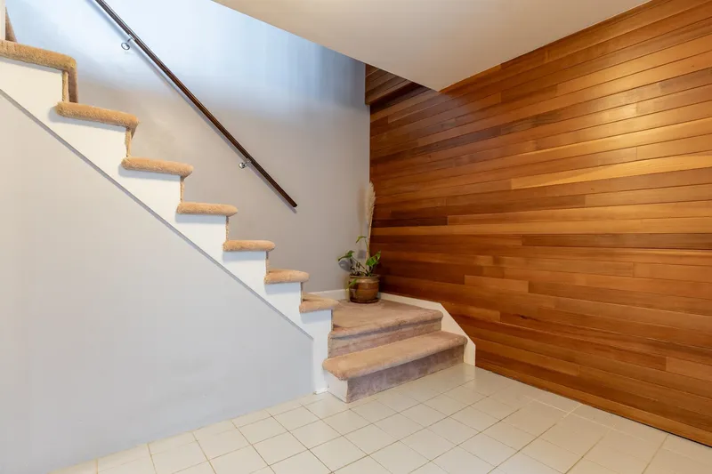 8140 FAIRDELL CRESCENT - photo 4 of 25