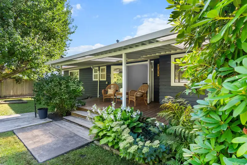 861 53A STREET - photo 1 of 40