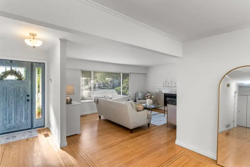 861 53A STREET - photo 3 of 40