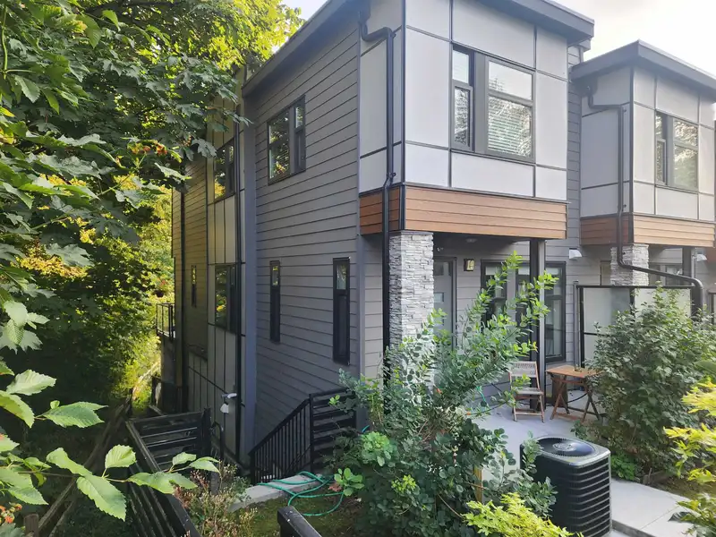 10 23622 132 AVENUE - photo 1 of 12
