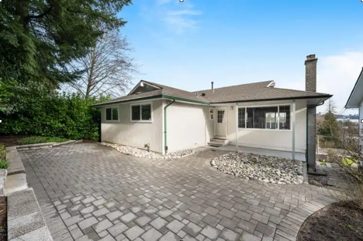 1119 SHAVINGTON STREET - photo 1 of 27