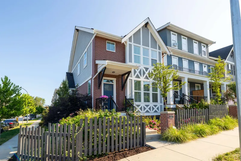 20267 82B AVENUE - photo 1 of 25