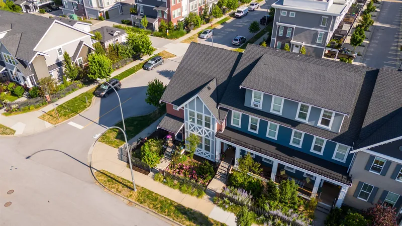 20267 82B AVENUE - photo 2 of 25