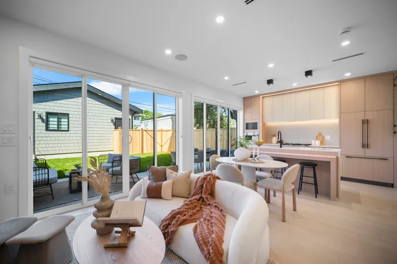 2 5033 PRINCE ALBERT STREET - photo 2 of 19