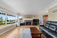 170 CARISBROOKE CRESCENT - thumbnail 2