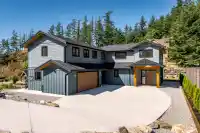 44 4622 SINCLAIR BAY ROAD - thumbnail 1