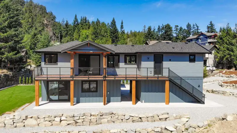 44 4622 SINCLAIR BAY ROAD - photo 2 of 40