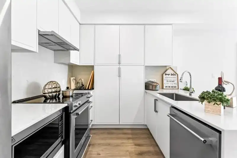 505 700 CLARKE ROAD - photo 1 of 25