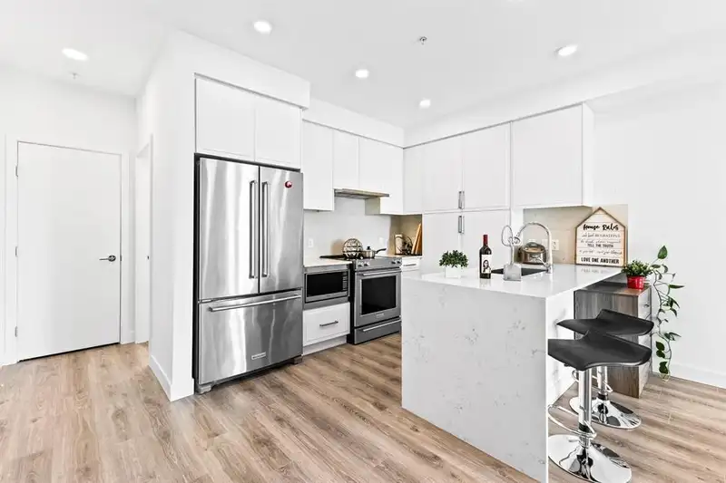 505 700 CLARKE ROAD - photo 3 of 25