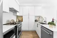 505 700 CLARKE ROAD - thumbnail 7