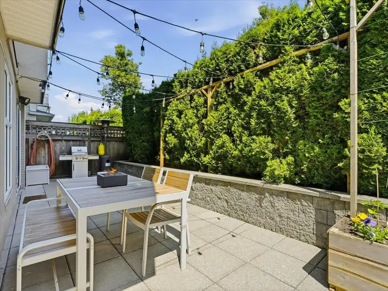 112 155 E 3RD STREET - photo 2 of 37