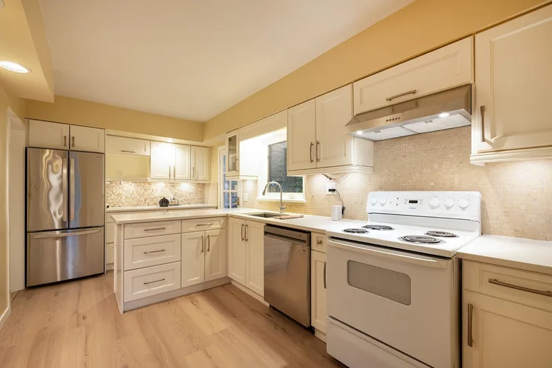 111 BONNYMUIR DRIVE - photo 4 of 25