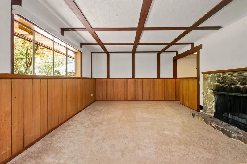 3687 COAST MERIDIAN ROAD - photo 3 of 25