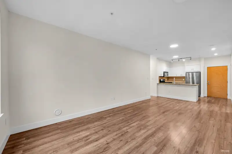 313 2601 WHITELEY COURT - photo 4 of 25