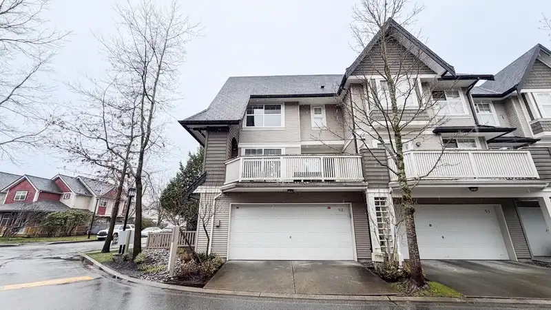 92 6888 ROBSON DRIVE - photo 3 of 29