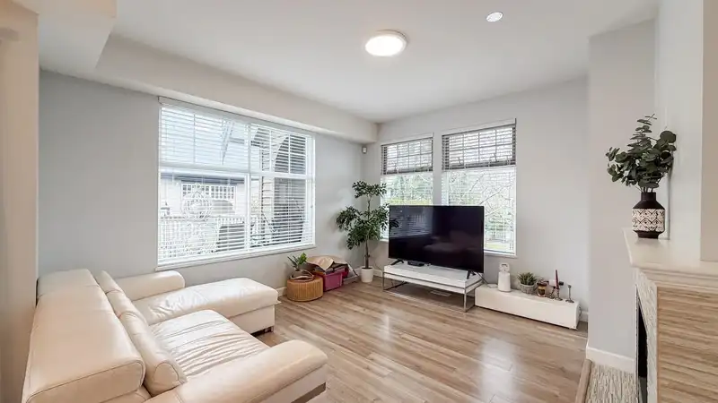 92 6888 ROBSON DRIVE - photo 4 of 29