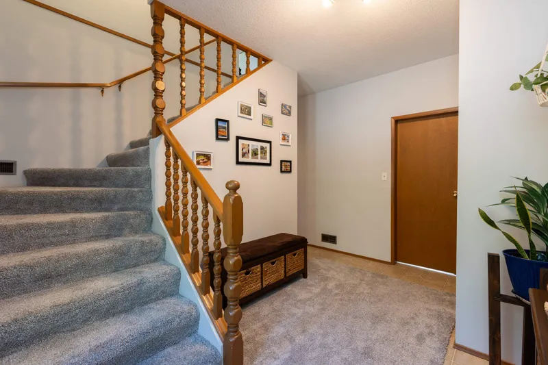 34470 LABURNUM AVENUE - photo 4 of 25