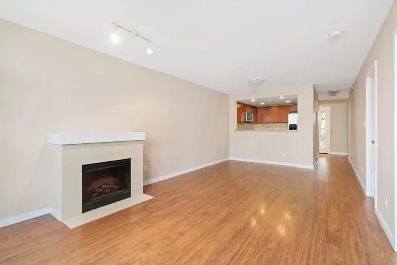 608 8120 LANSDOWNE ROAD - photo 3 of 18