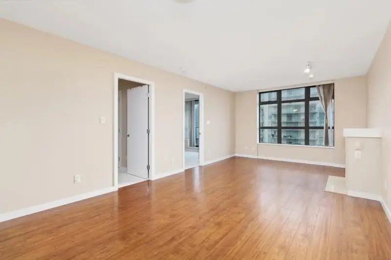 608 8120 LANSDOWNE ROAD - photo 4 of 18