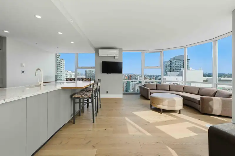2908 193 AQUARIUS MEWS - photo 2 of 40