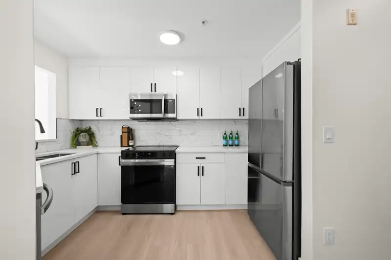 125 9979 140 STREET - photo 2 of 33