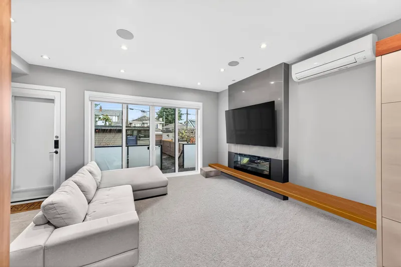 969 W 18TH AVENUE - photo 3 of 25