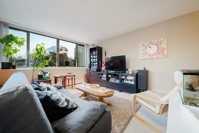 304 1740 COMOX STREET - photo 4 of 31