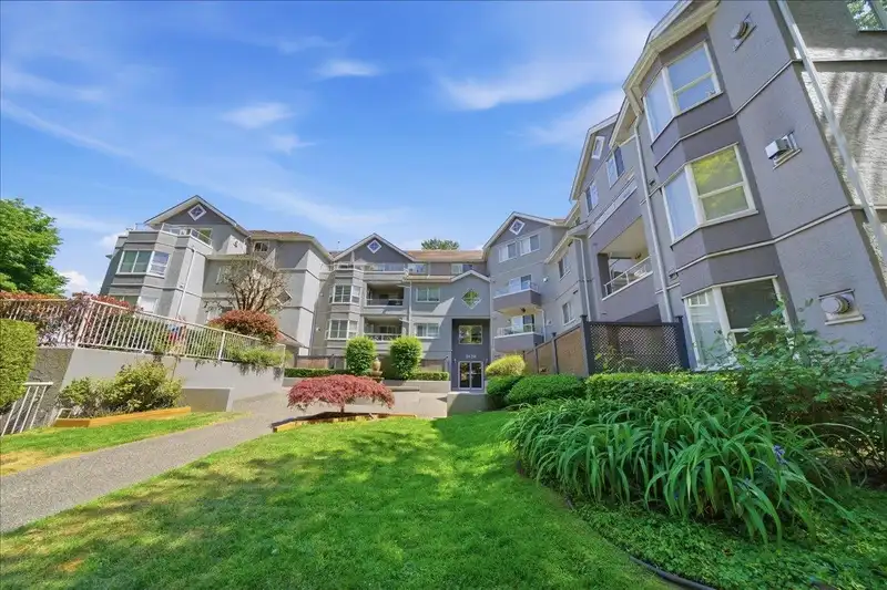109 2620 JANE STREET - photo 1 of 40