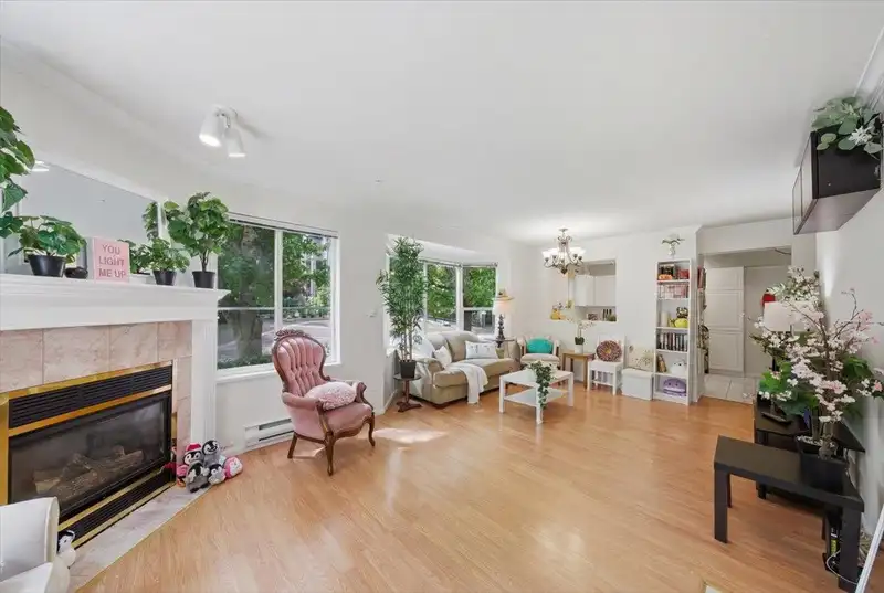 109 2620 JANE STREET - photo 3 of 40