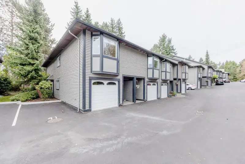 15 1828 LILAC DRIVE - photo 4 of 40
