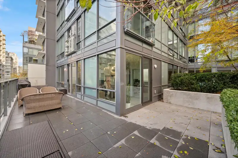201 159 W 2ND AVENUE - photo 1 of 33