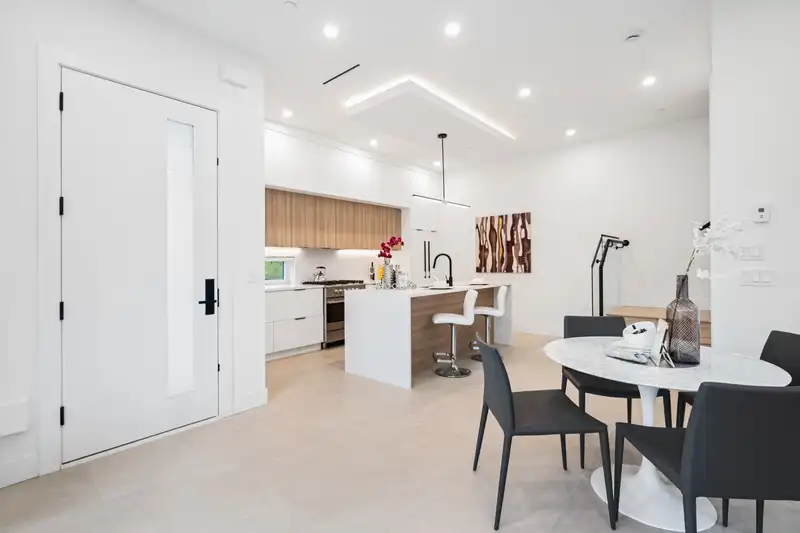 2140 E 20TH AVENUE - photo 4 of 36