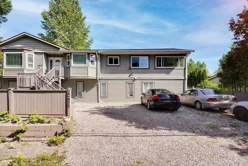 22477 121 AVENUE - photo 3 of 11