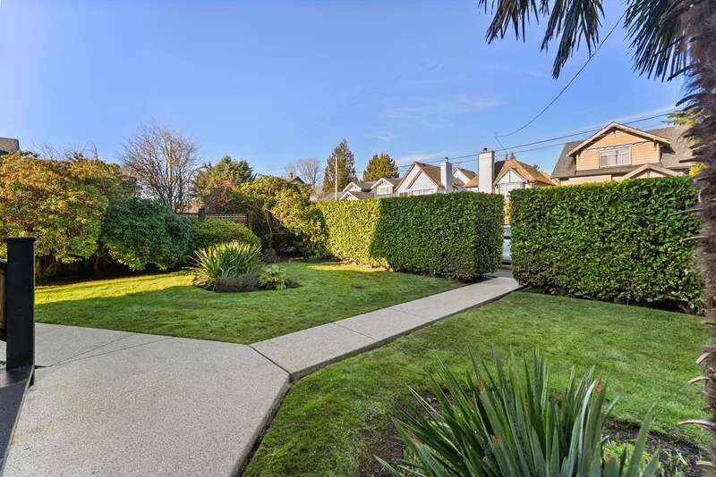 2980 W 8TH AVENUE - photo 3 of 25