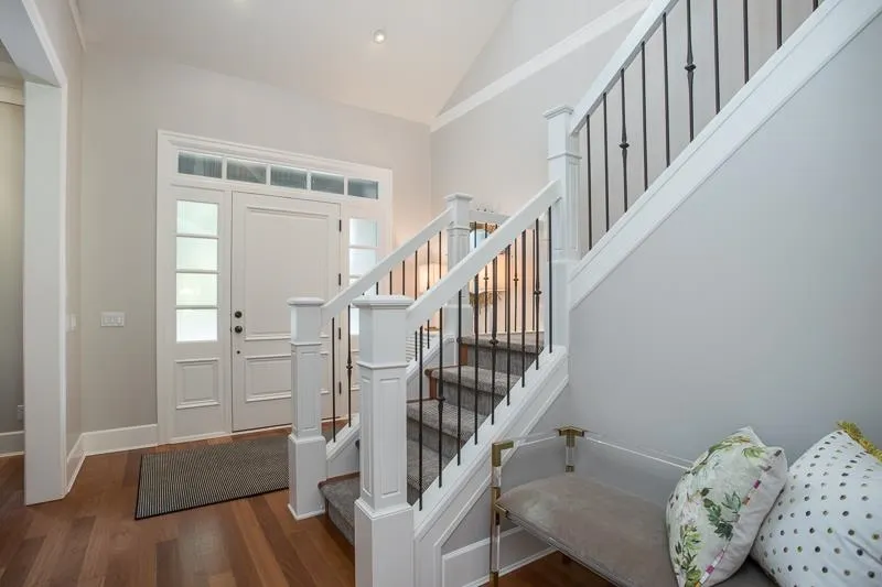 3280 SEMLIN DRIVE - photo 2 of 25