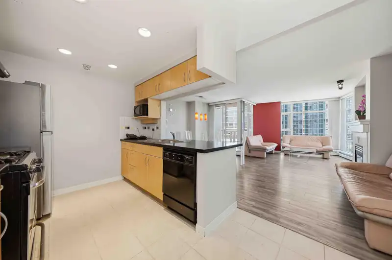 2303 1199 MARINASIDE CRESCENT - photo 4 of 40