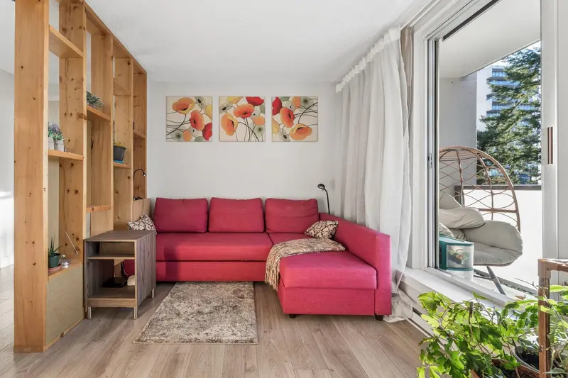 1005 9541 ERICKSON DRIVE - photo 3 of 25