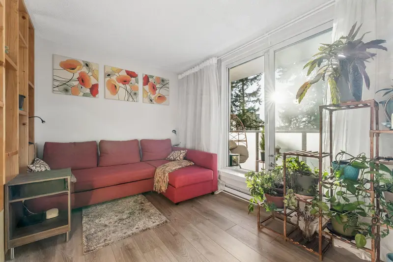 1005 9541 ERICKSON DRIVE - photo 4 of 25