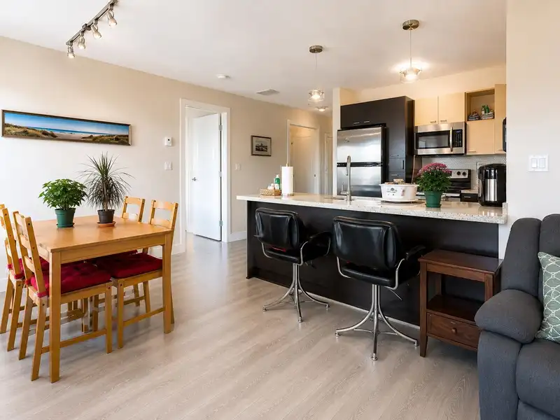 306 7445 120 STREET - photo 2 of 3