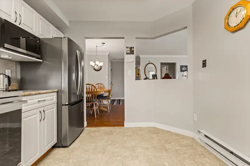 209 7651 AMBER DRIVE - photo 3 of 31