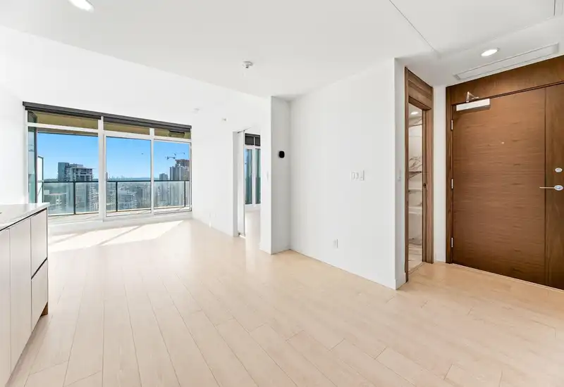 2901 4880 LOUGHEED HIGHWAY - photo 3 of 35