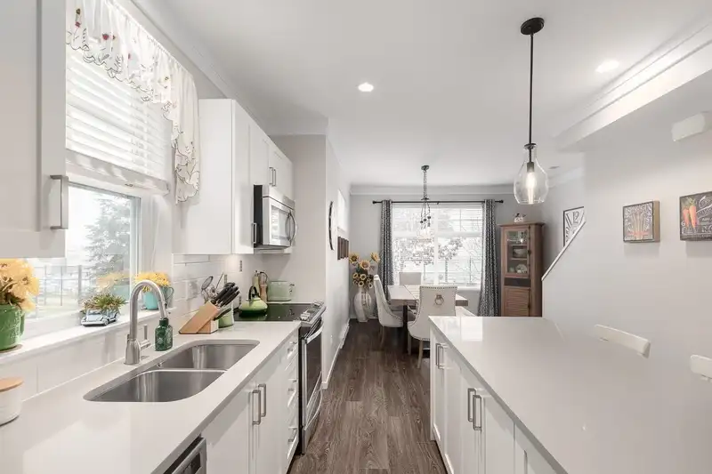 88 5858 142 STREET - photo 2 of 30