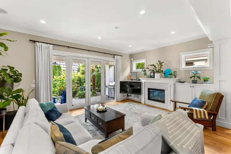 4896 12 AVENUE - photo 2 of 25