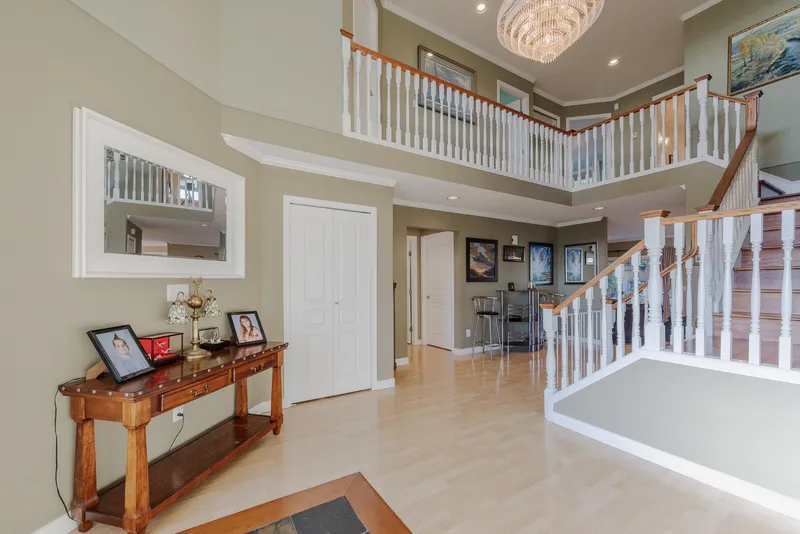 16657 78 AVENUE - photo 3 of 25