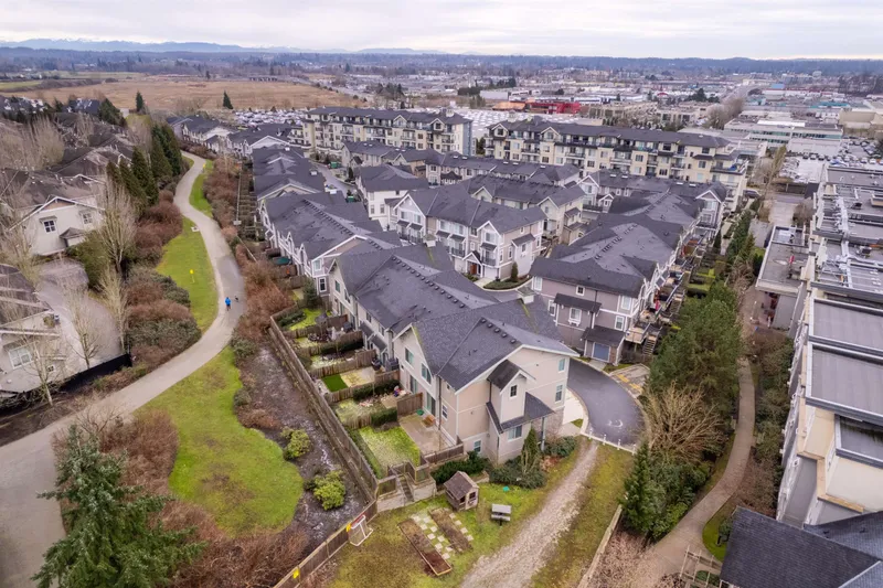 83 20487 65 AVENUE - photo 3 of 25