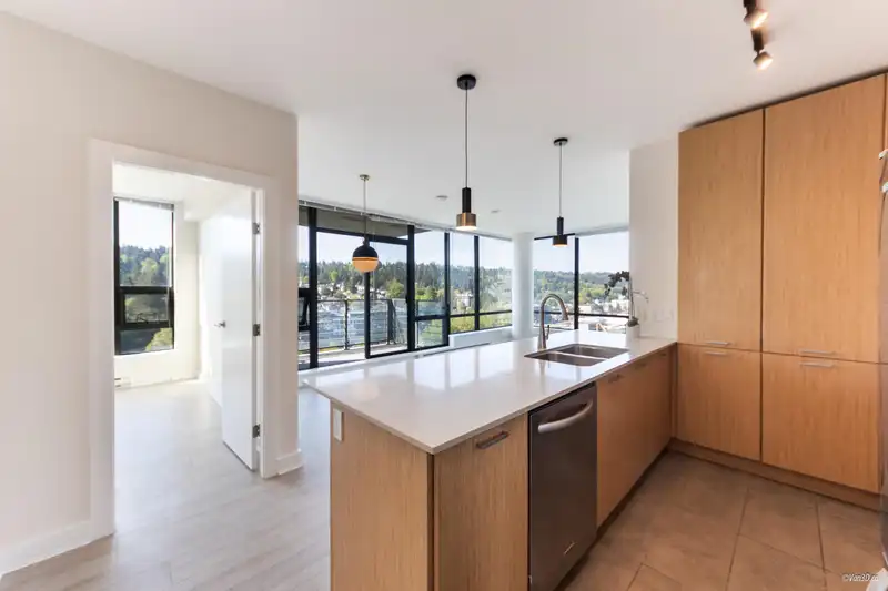 1801 301 CAPILANO ROAD - photo 4 of 17