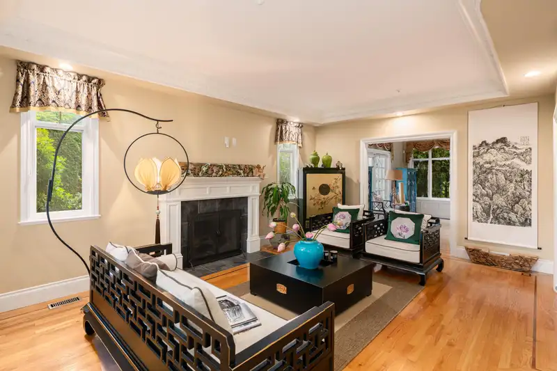 2087 W 18TH AVENUE - photo 4 of 40
