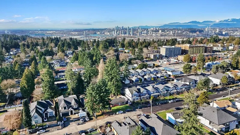 10131 128A STREET - photo 2 of 25