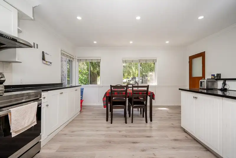 730 COLBORNE STREET - photo 4 of 27